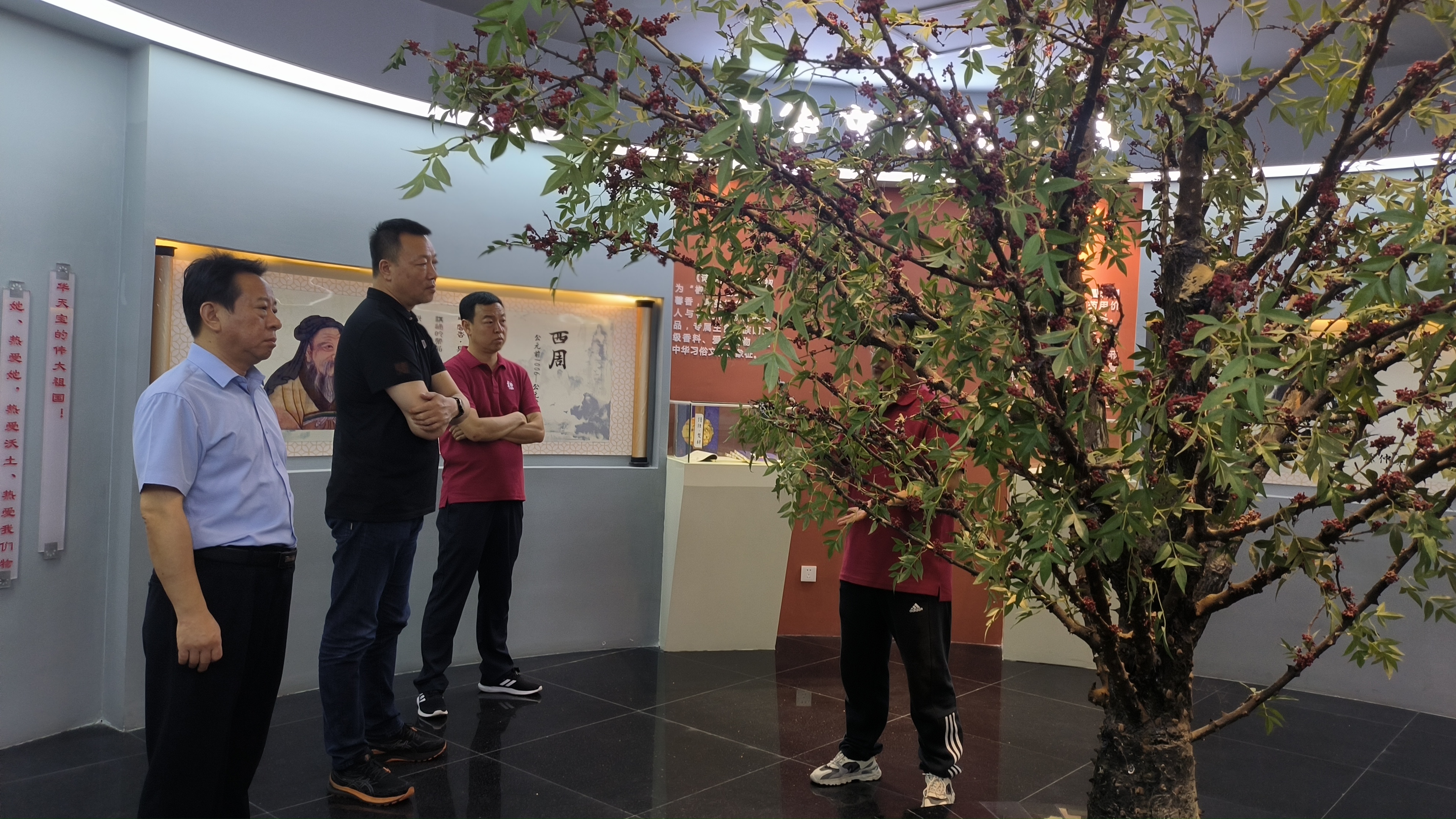 调研参观3.jpg